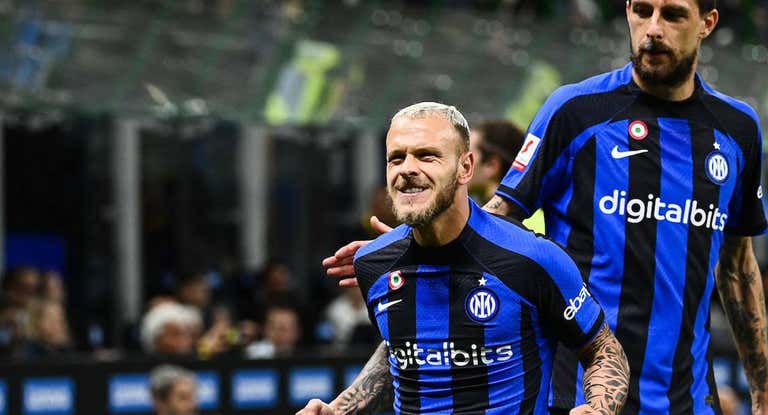 Dimarco celebra el gol de la clasificación.