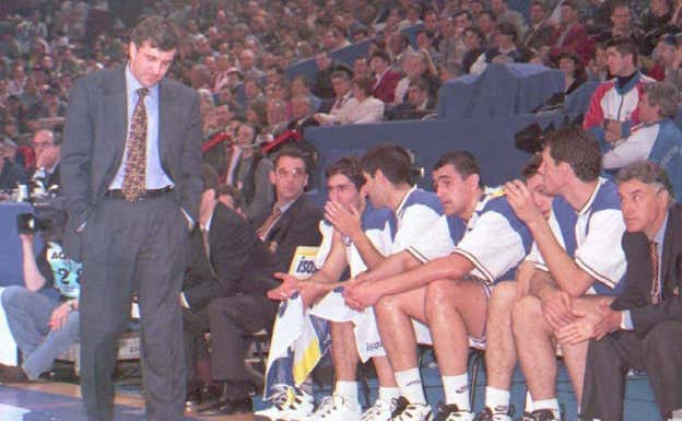 Obradovic y su banquillo, en un partido del pasado con el Real Madrid.  ABC