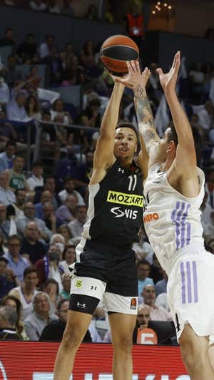 Dante Exum, en una acción del segundo partido.  EFE