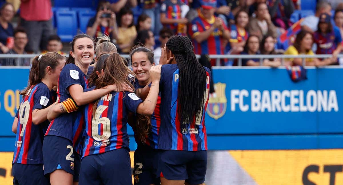 Las jugadoras del Barcelona femenino celebran un gol conseguido contra el Sporting de Huelva./EFE