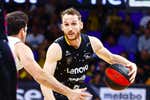 Marcelinho Huertas deja su huella en la posteridad con 43 puntos