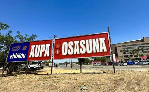 El cartel de Bildu que el Ayuntamiento de Sevilla ha retirado. BILDU