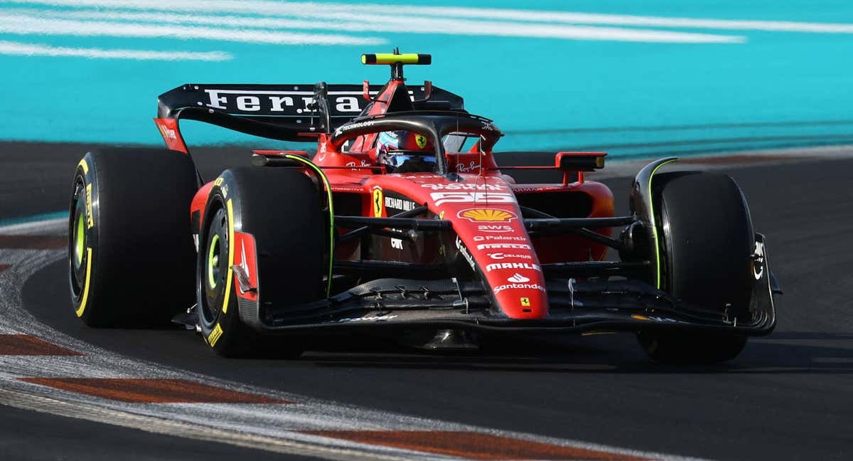 Carlos Sainz, en los libres del viernes del GP de Miami 2023 de F1./Reuters