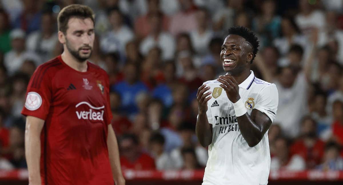 Vinicius lamentándose de una ocasión fallida en la final de Copa ante Osasuna /EFE