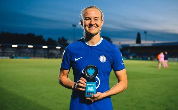 Pernille Harder gana el MVP del partido.  CHELSEA FCW