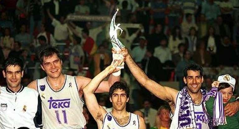 Antonio Martín, Sabonis, Antúnez y Arlauckas con la Euroliga de 1995.