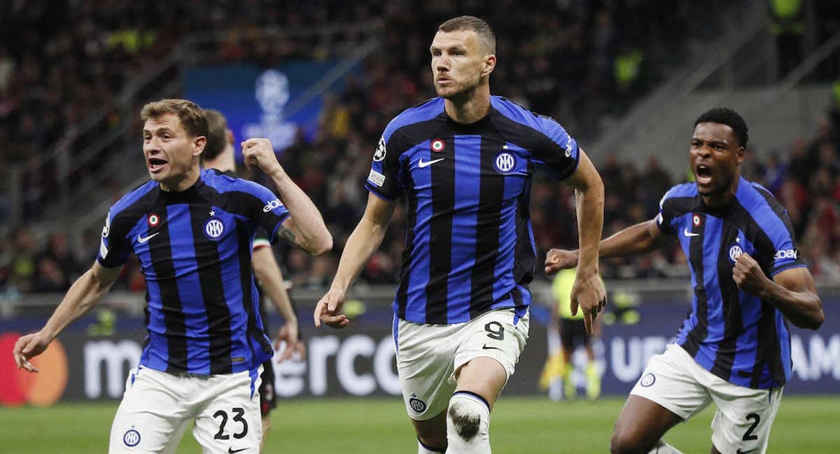 Edin Dzeko celebra el primer gol del Inter.