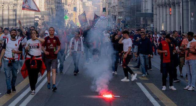 Italia se queda sin el Derbi de la Linterna: alegría y tristeza en las calles de Génova