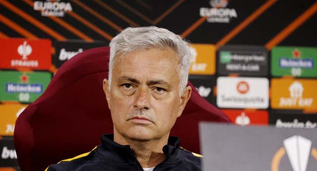 Mourinho: “Si el PSG me busca, no me ha encontrado”