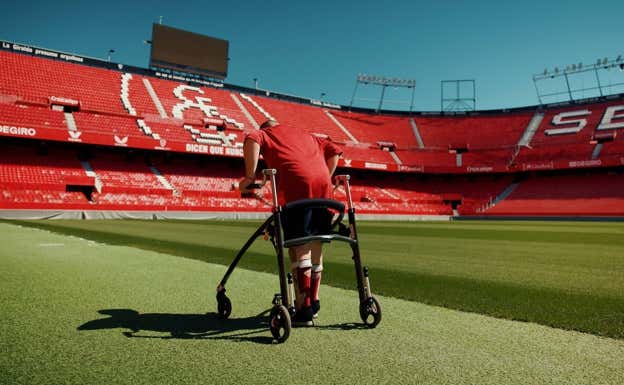 David Calleja, a pie de campo del Estadio Ramón Sánchez-Pizjuán. RELEVO/ÁLEX CORRAL