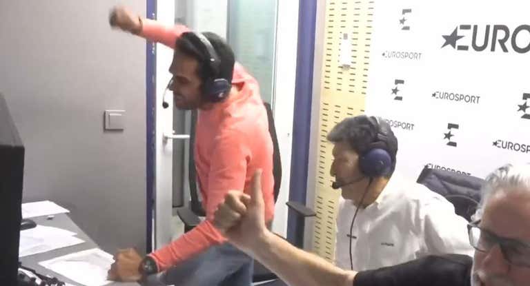 Davide Bais (Eolo-Kometa) firma la victoria en el Gran Sasso, meta de la séptima etapa del Giro de Italia 2023.