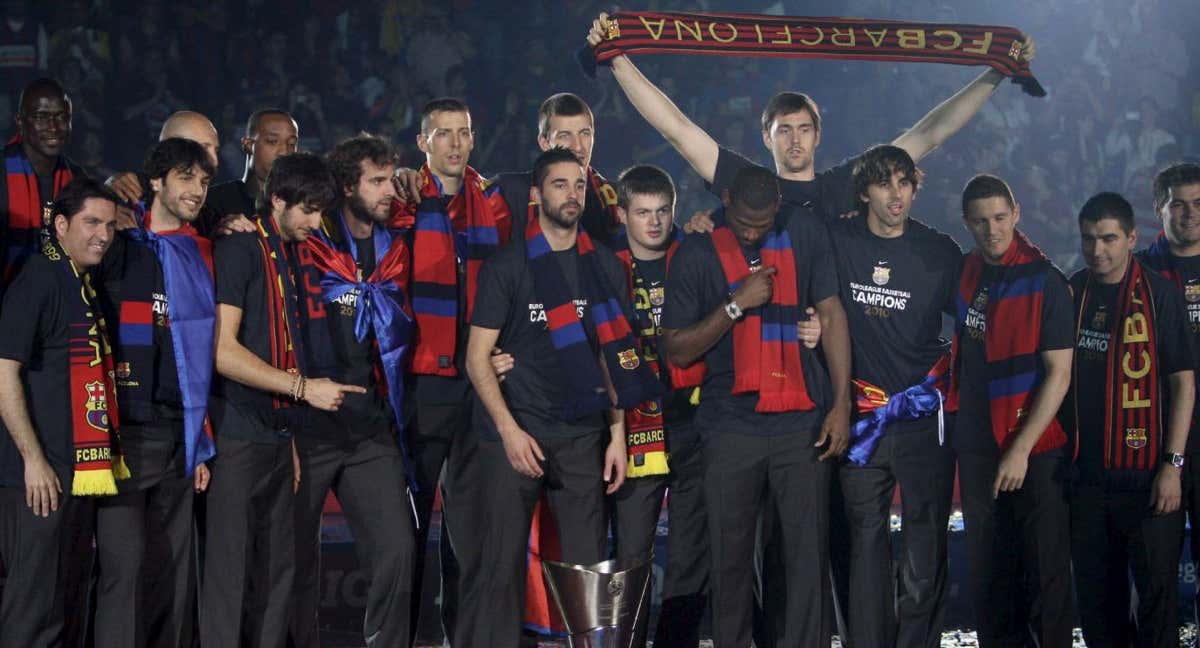 Los jugadores del Barcelona celebran la Euroliga de 2010./EFE