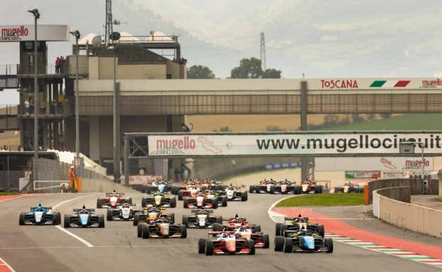Parrilla de salida de la Formula Regional European by Alpine.  FRECA