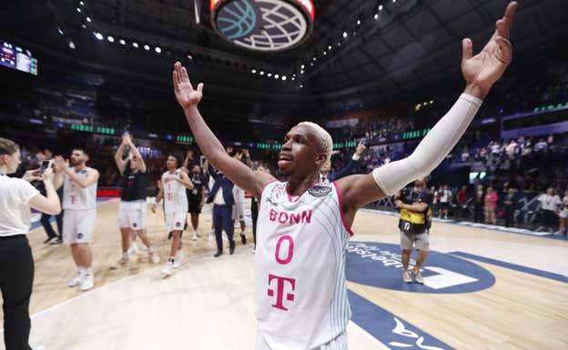 TJ Shorts tras ganar a Unicaja y meter al Bonn en la final de la BCL.  EFE