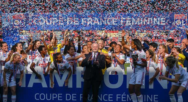 El particular homenaje del Olympique de Lyon a Jean-Michel Aulas: abandonó el césped entre lágrimas