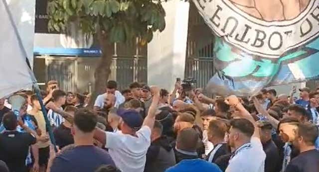 El malaguismo protesta con dureza ante la situación del club