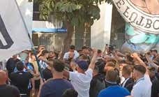 El malaguismo protesta con dureza ante la situación del club