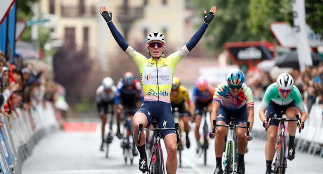 Revancha de Vollering y SD Worx frente a Van Vleuten en la Itzulia Women