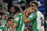 El Betis sufre y gana para poner pie y medio en Europa