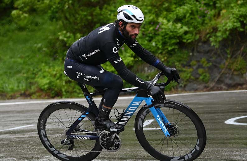 Movistar Team, todo por Gaviria en una jornada de caídas y 13 retiradas