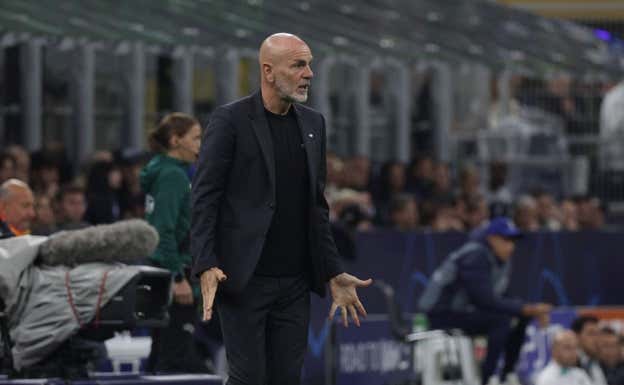 Pioli durante el encuentro.  EFE