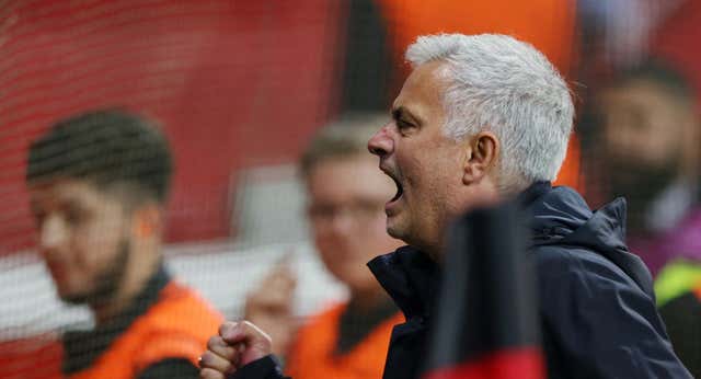 Mourinho es eterno y la Roma jugará su segunda final consecutiva