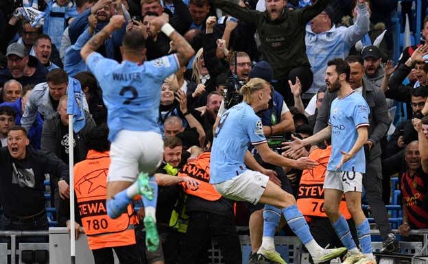 Bernardo Silva celebra el segundo de sus goles al Madrid.  EFE