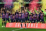 Xavi celebra LaLiga: «Habéis estado espectaculares, tengo la 'gallina de piel'»