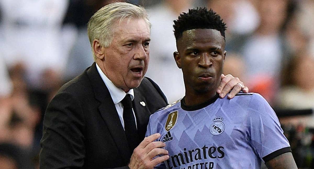 Ancelotti, con Vinicius./REUTERS