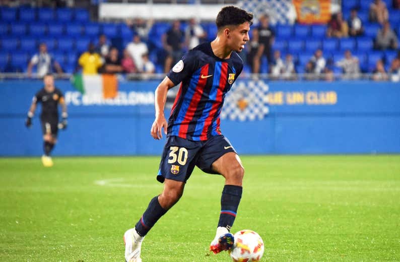 El Villarreal quiere a Ilias Akhomach, que no renovará  con el Barça