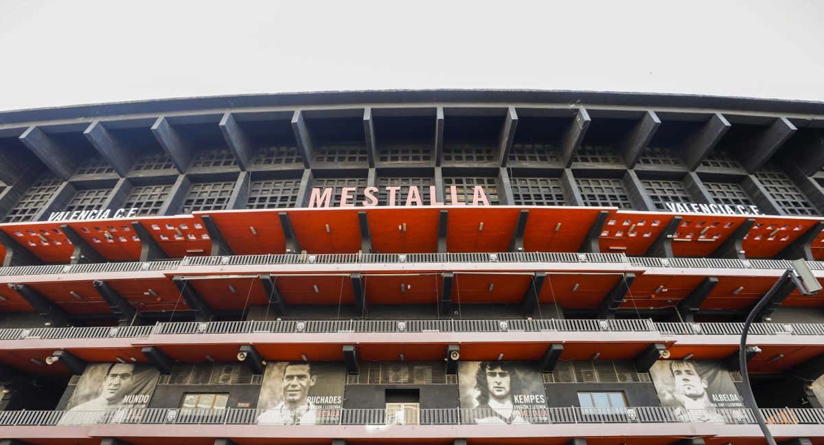 Vista general exterior del estadio de Mestalla./EFE