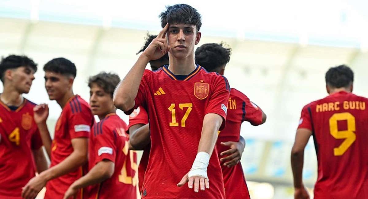 Óscar Mesa celebra su gol ante Eslovenia. /RFEF