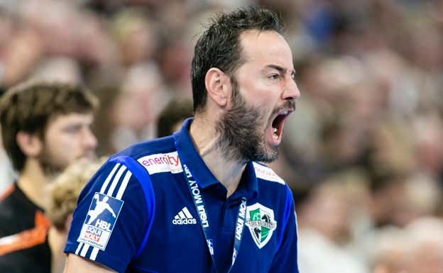Iker Romero, en su época como segunda entrenador del Hannover-Burgdorf. GETTY