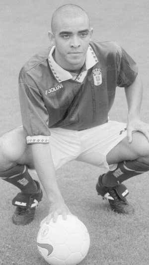 Joyce Moreno en su presentación con el Oviedo.