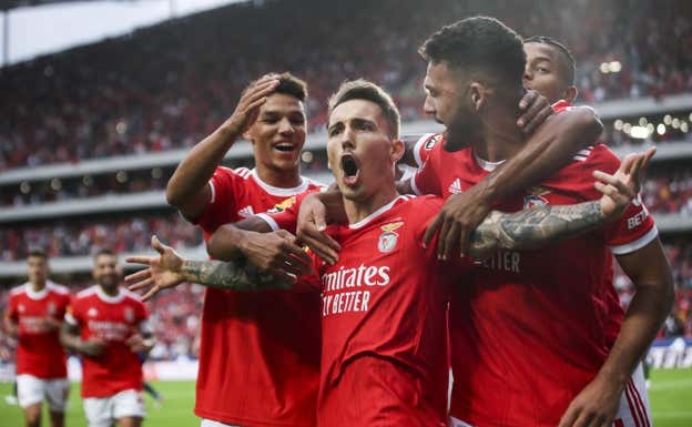 Grimaldo abandona el Benfica tras siete años y medio. EFE