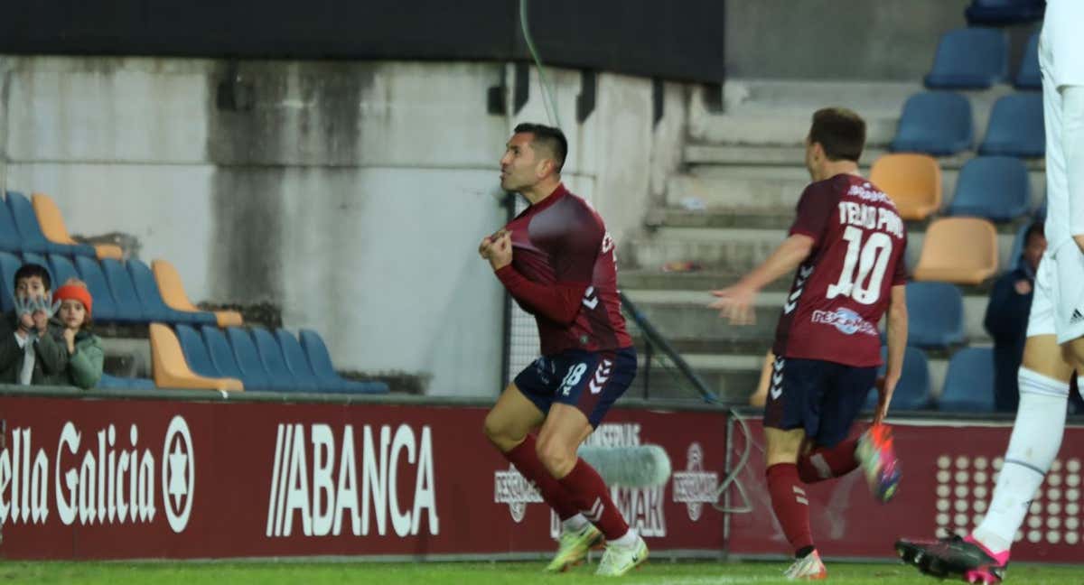 Charles, en un partido con el Pontevedra./PONTEVEDRA