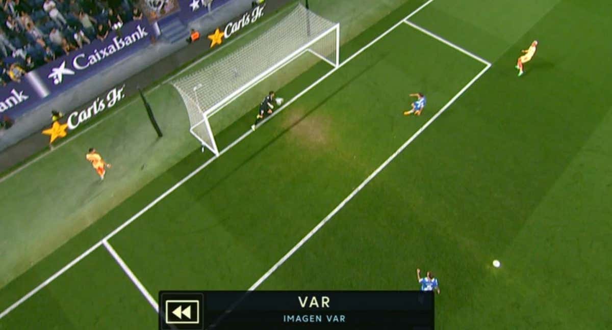La imagen con la que el VAR validó el 0-2 de Griezmann./Captura M+ LaLigaTV