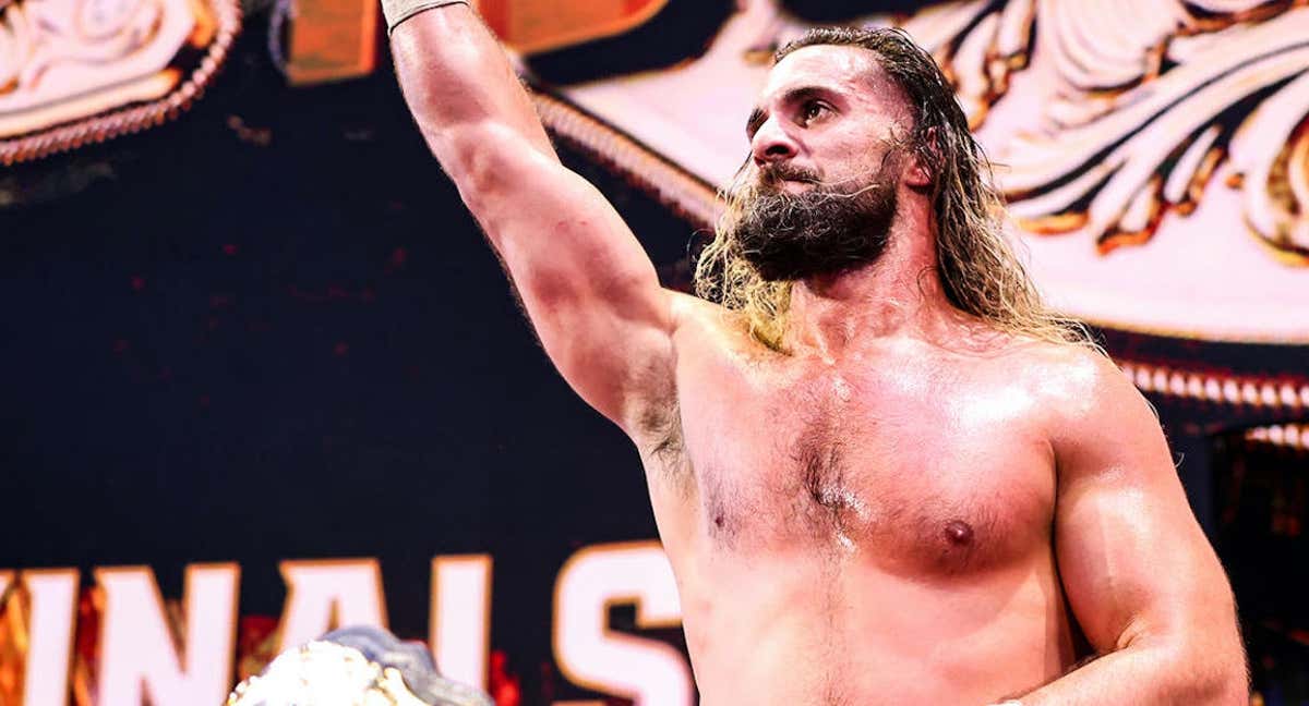 Seth Rollins posa tras el World Heavyweight Championship./WWE