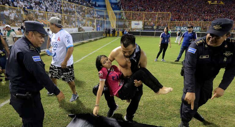 Arrestan al presidente y varios gerentes del equipo Alianza por las muertes de El Salvador