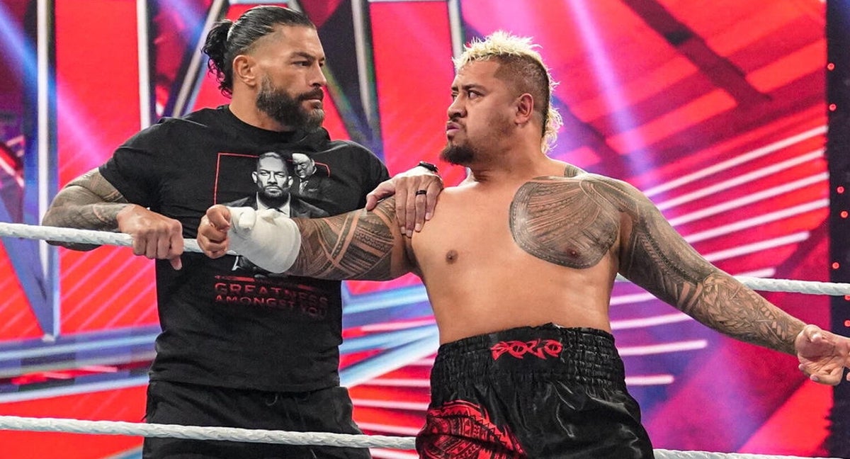 Roman Reigns y Solo Sikoa.