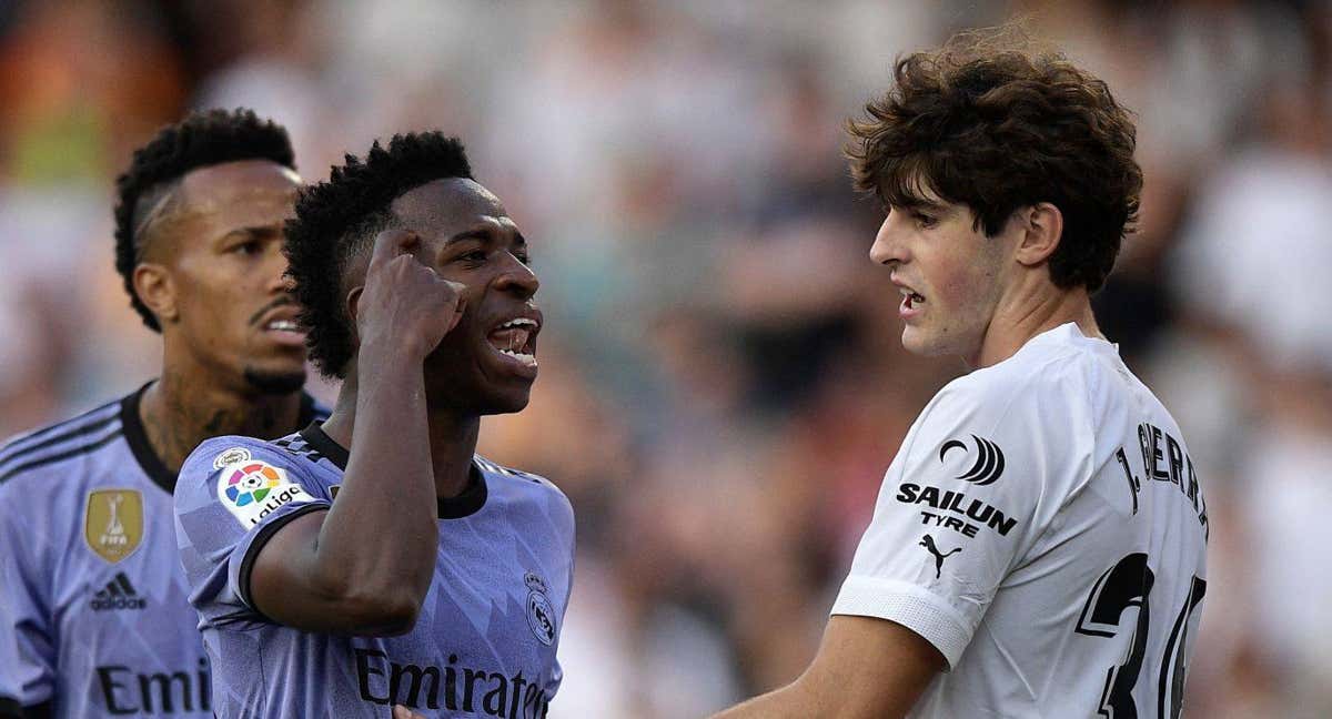 Vinicius, durante el Valencia - Real Madrid. /Reuters