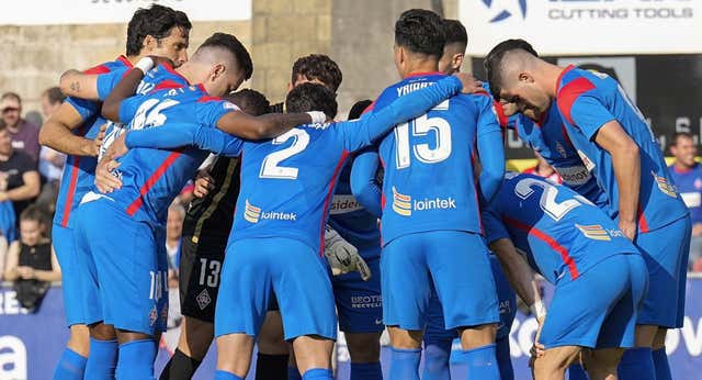 El Bilbao Athletic, juez del ascenso de un Amorebieta al que anima toda Vizcaya