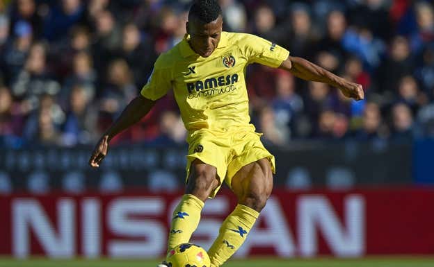 Ikechukwu Uche en un partido con el Villarreal.  GETTY