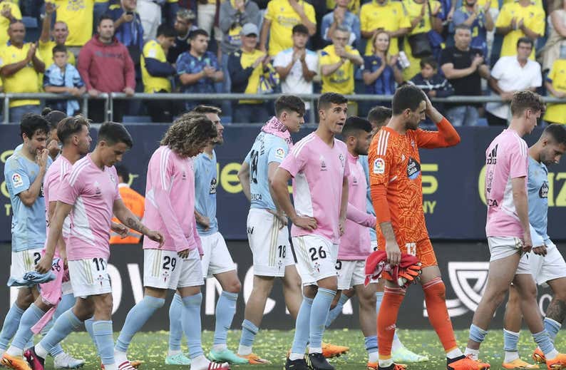 Detrás de la rajada de Aspas está una plantilla que no entendió el mercado de fichajes del club