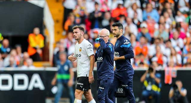 El doloroso adiós de Toni Lato: a expensas de firmar con un nuevo equipo y con el PSV en Mestalla