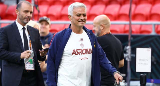 Mourinho: «El Sevilla tiene mejores jugadores, mejor pagados, pero nosotros no somos angelitos»
