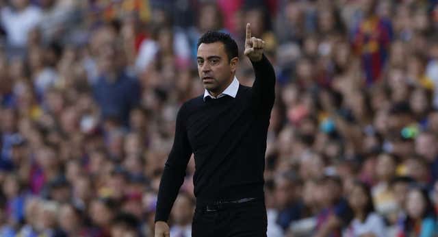 Xavi desvela que Guardiola ‘vetó’ el fichaje de Cancelo por el Barça