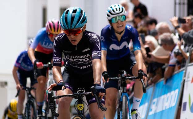 Jessenia Meneses fue 6ª en la segunda etapa de la Vuelta a Andalucía femenina, por delante de la 'Movistar' Sara Martín.  RELEVO / FRAN REYES