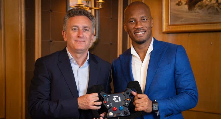 Didier Drogba anuncia que se une a la E1 junto a Alejandro Agag.