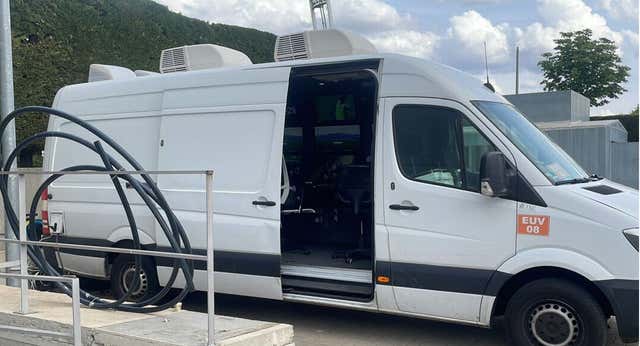 Estrada Fernández denuncia a la RFEF tras asignarle una furgoneta para trabajar en el VAR